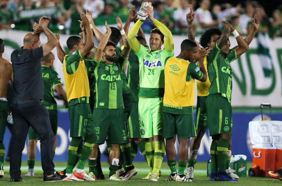 Chapecoense celebrate after their match against San Lorenzo at the Arena Conda stadium on November 23