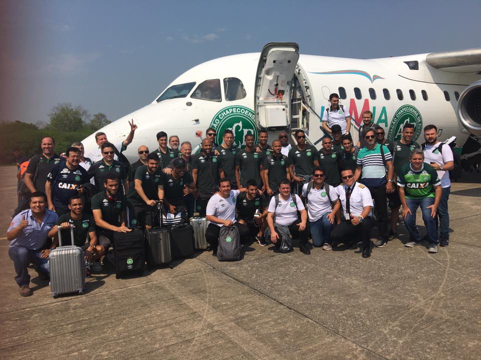  The Chapecoense team pose for a group picture outside a Lamia Airlines plane before takeoff