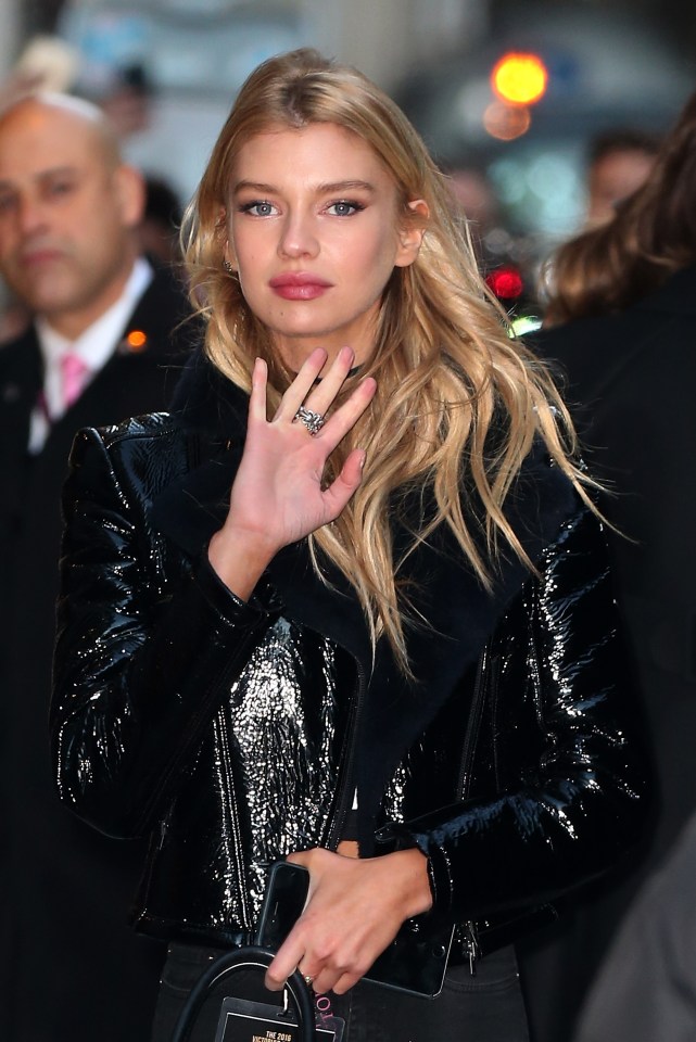  Stella Maxwell is in Paris to join the Angels on stage