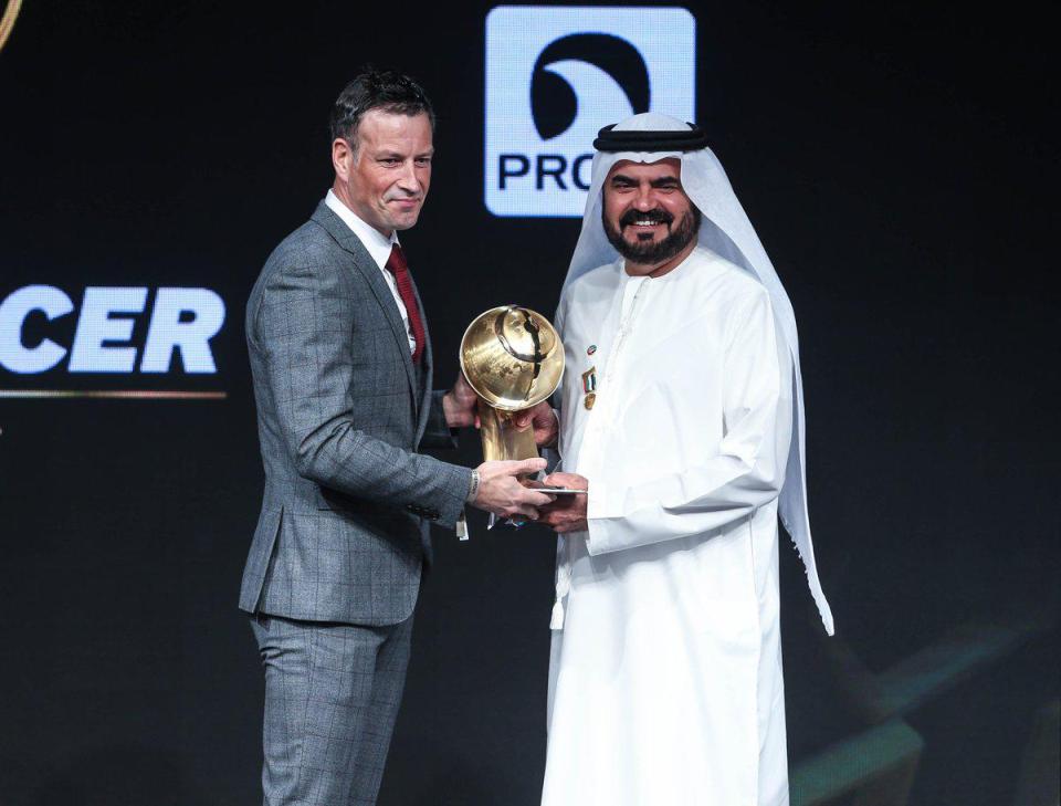  Clattenburg was named the world's best ref in Dubai