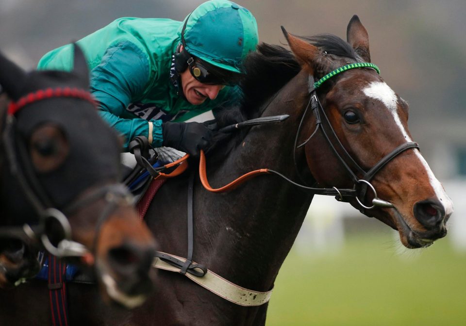  Messire Des Obeaux steps up after winning at Sandown on his last start