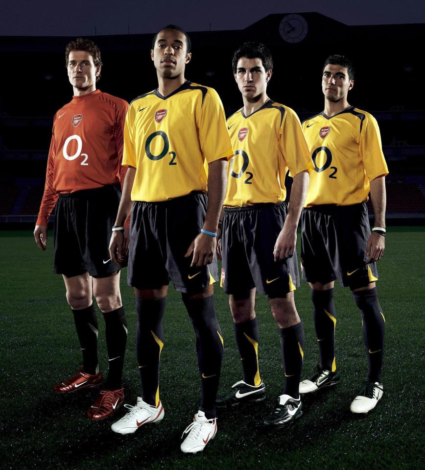  In the same season as the red currant kit, Arsenal wore this yellow away strip in which they won 1-0 on a famous night in the Bernabeu