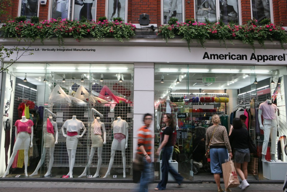  American Apparel is closing all its UK stores and no longer accepting gift cards