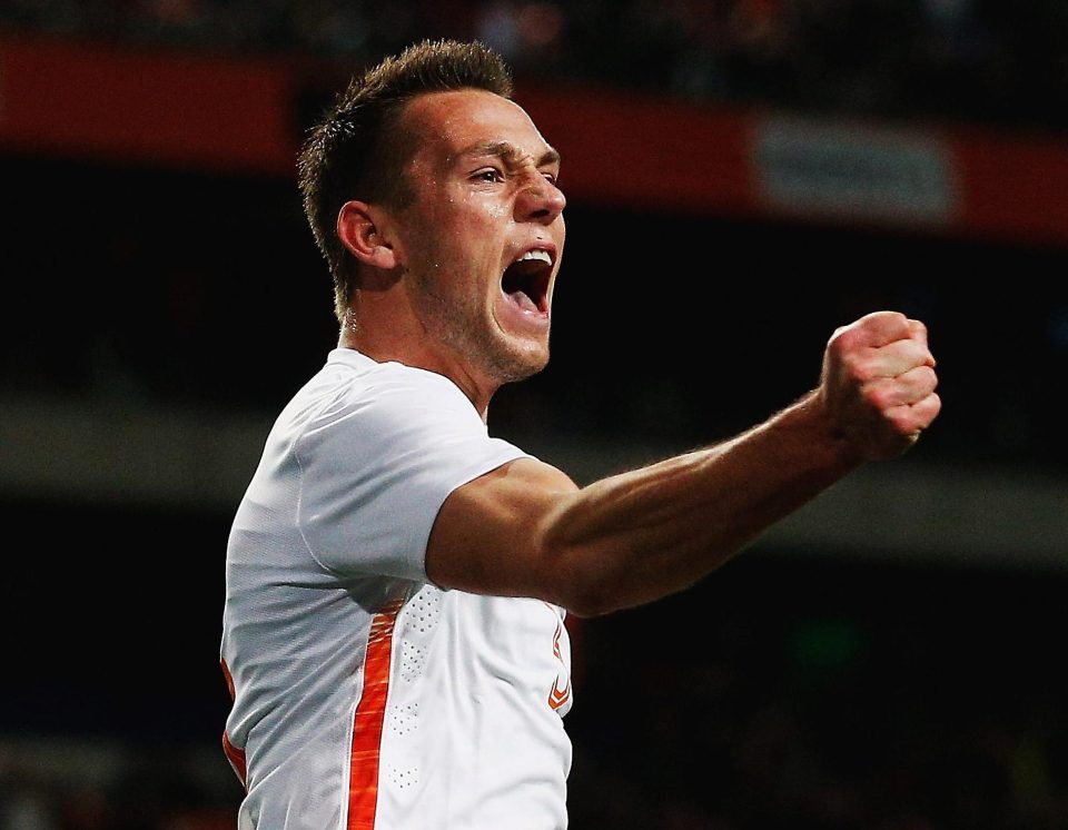  Stefan de Vrij is being chased by Chelsea and Bayern Munich