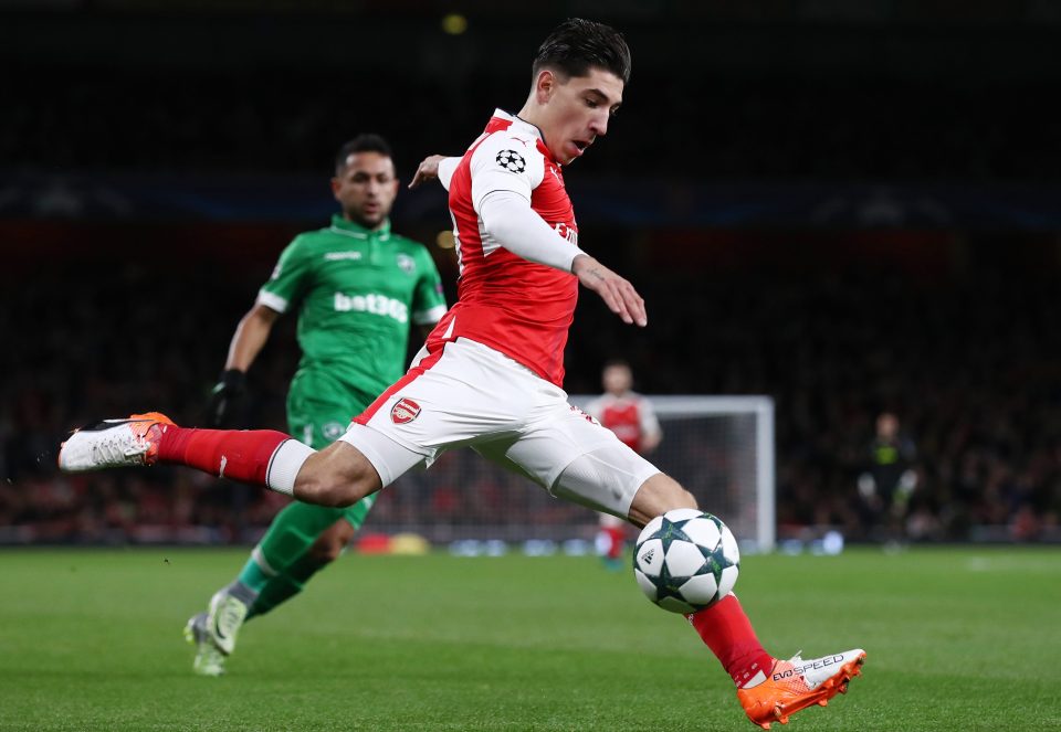  Hector Bellerin finally returns to solve Arsene Wenger's right-back crisis