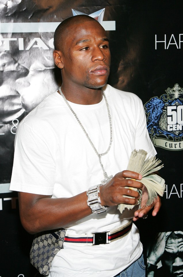  Floyd Mayweather enjoys flaunting his wealth