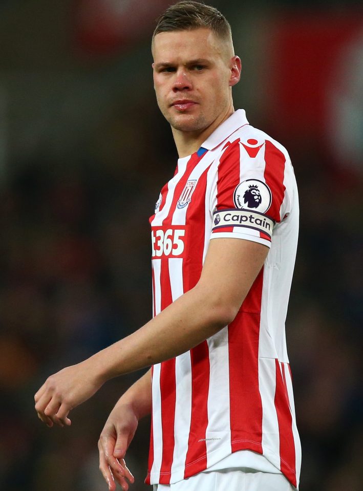  Ryan Shawcross returns for Stoke