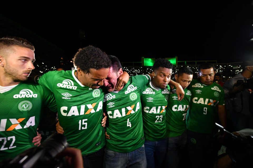  Players of Brazil's Chapecoense football club participate in a tribute to their fellow players killed in a plane crash Monday night