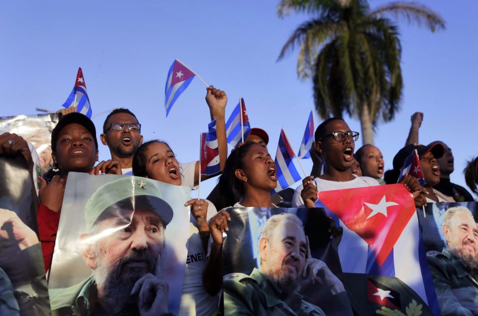  Thousands of people yelled 'Viva Fidel' as his ashes were driven through the streets