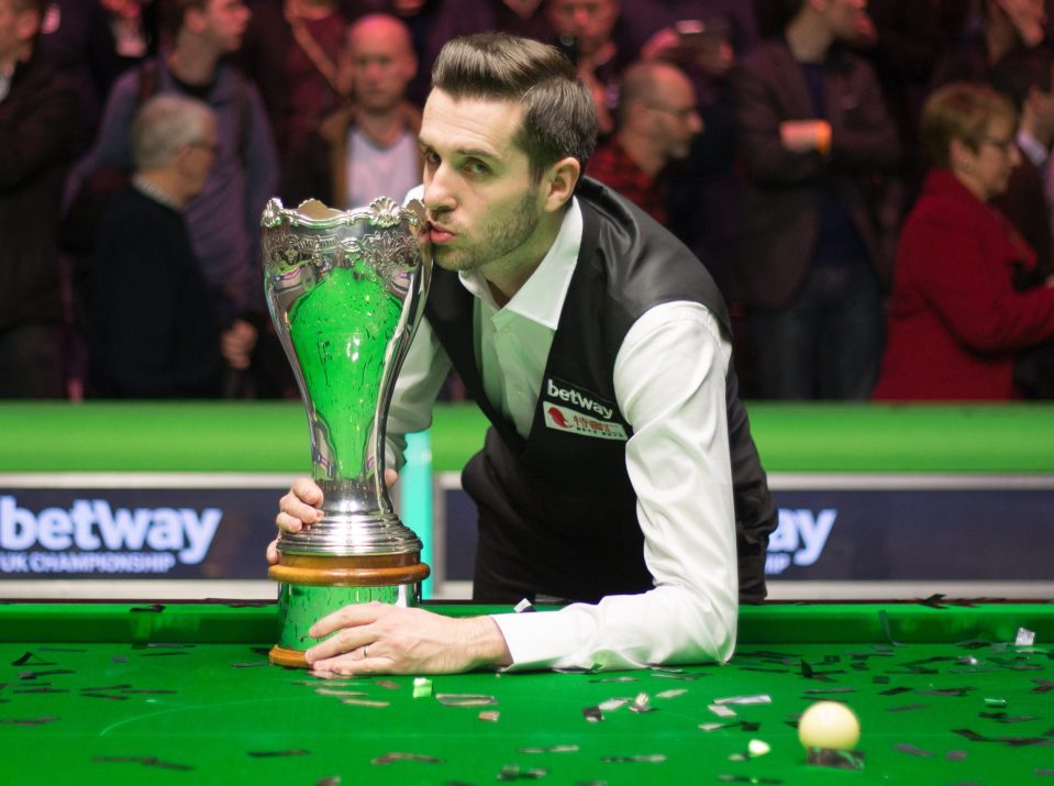  Mark Selby celebrates after he beat Ronnie OSullivan to the UK Snooker Championship