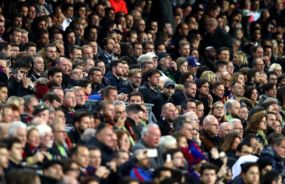  Liverpool stars enjoyed a day out at the Nou Camp after some warm weather training