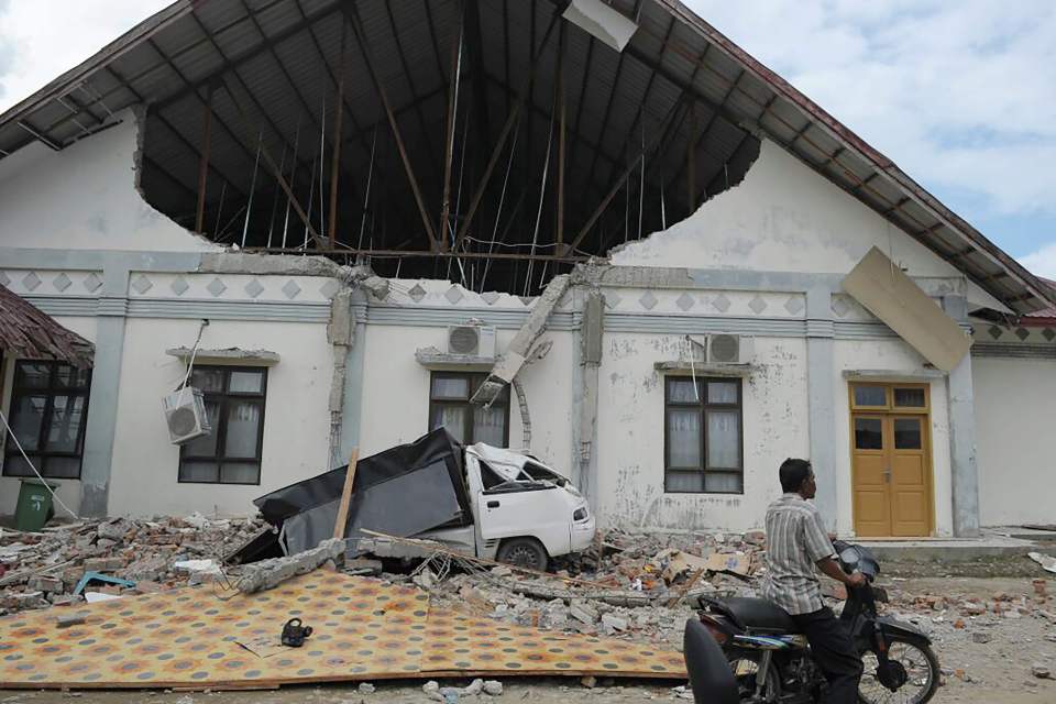  A hospital was heavily damaged in the quake