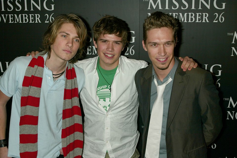  Brothers Taylor, Isaac and Zac Hanson burst onto the scene in the 90s and immediately became teen heartthrobs thanks to their infectious brand of pop rock