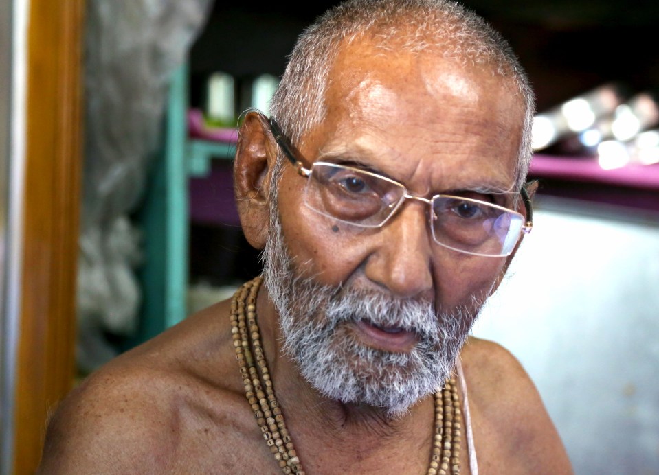  Sivananda, who has become a celebrity in India, lives with no help or medical aid, performing yoga every day