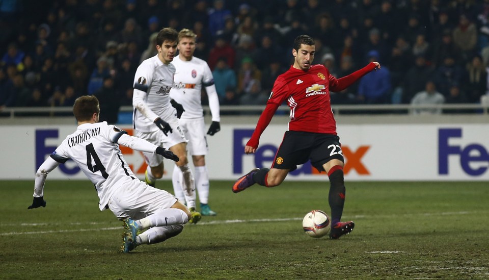  Mkhitaryan slots home his first Man United goal