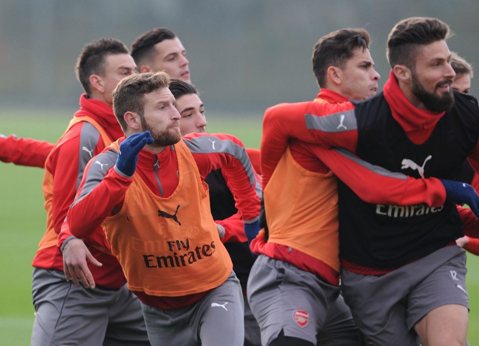  Arsenal get physical as they work on the set-pieces in training ahead of the clash with Stoke