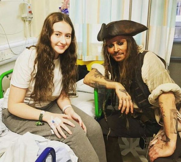  The star took time to talk to patients