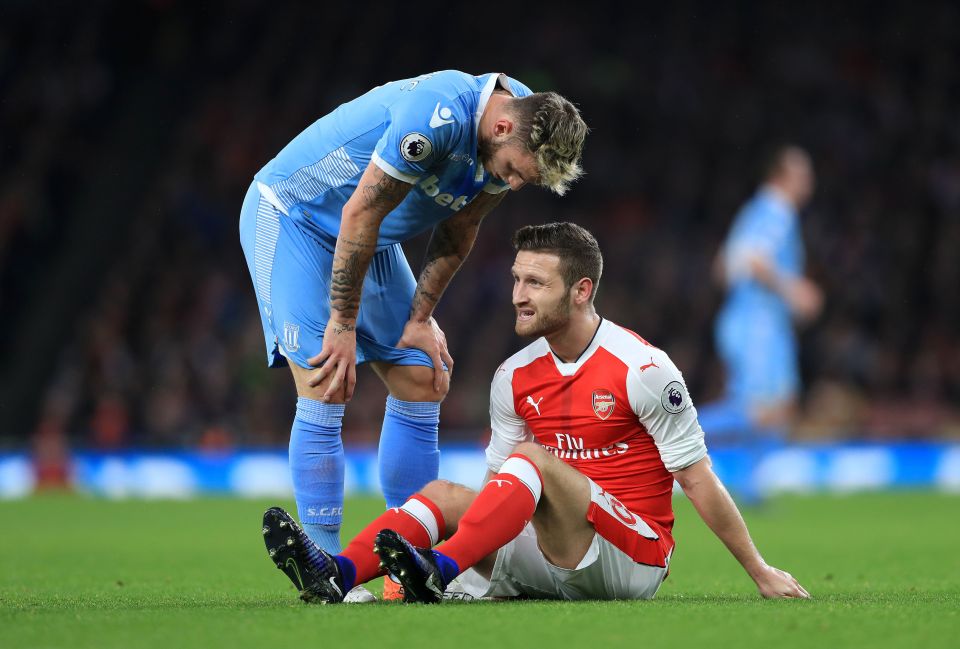  Shkodran Mustafi is injured for Arsenal