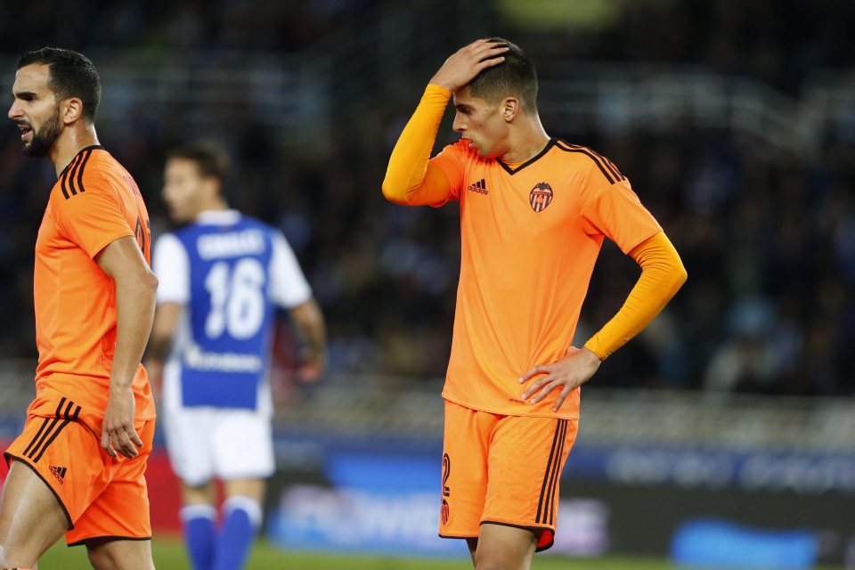  Joao Cancelo may need to wait until the summer to join Barcelona