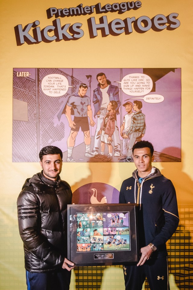  Dele Alli presented the special comic strip to Sivan Sherabayani