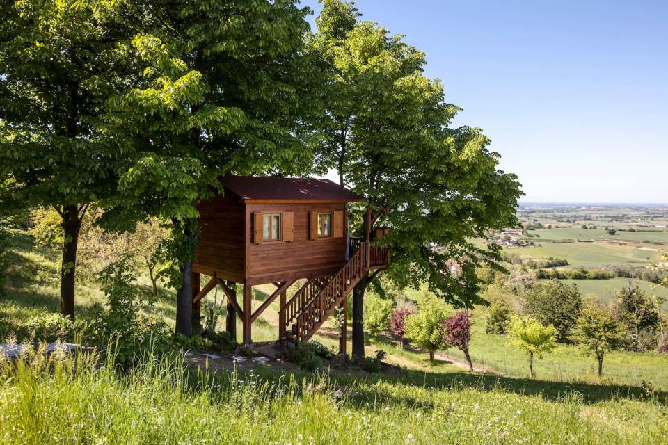  This treehouse in Alessandria has panoramic views of the Italian hillside