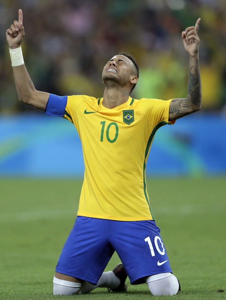  Neymar and Marcelo both play for Brazil