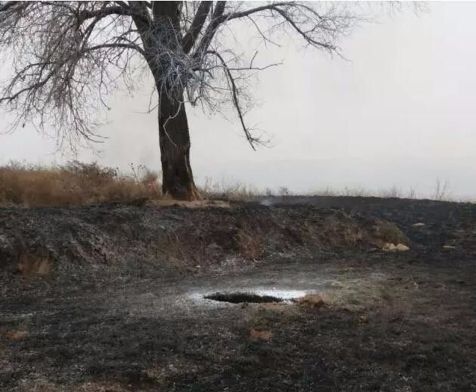  A clip showing a supposed UFO landing on Earth and leaving a burning hole in the ground