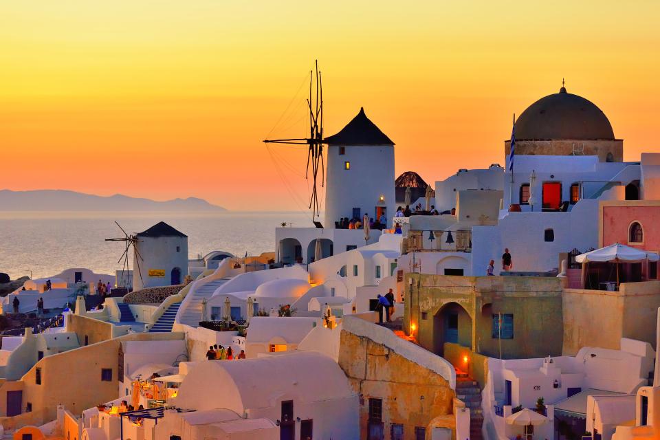  Sun sets on Santorini