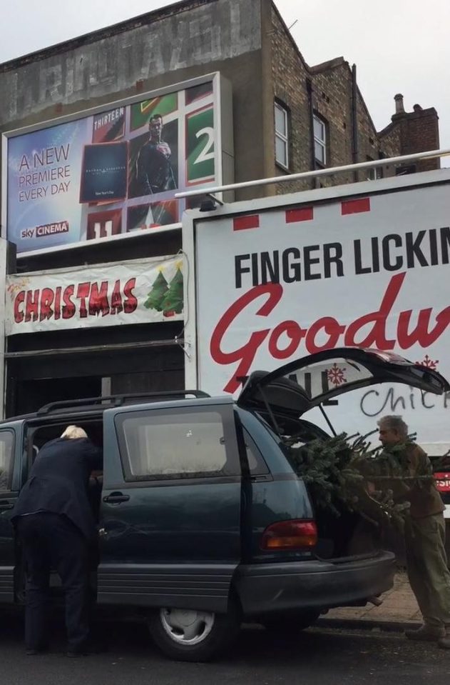  The foreign secretary was filmed by an onlooker in north London