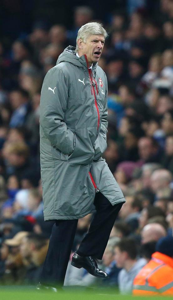  Arsene Wenger reacts during the loss against Manchester City