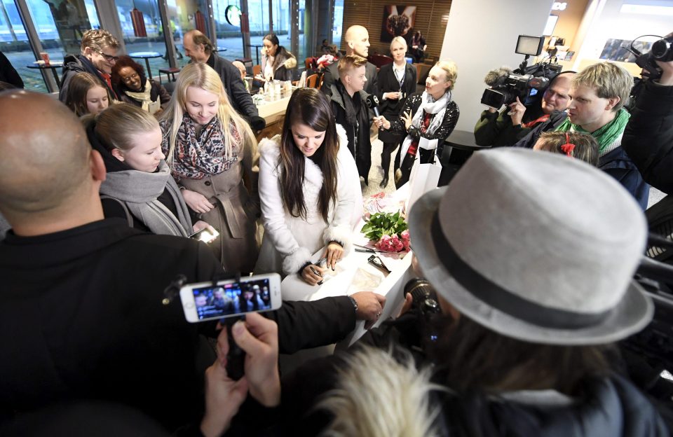 Saara was mobbed by fans as she landed back home in Helsinki, Finland