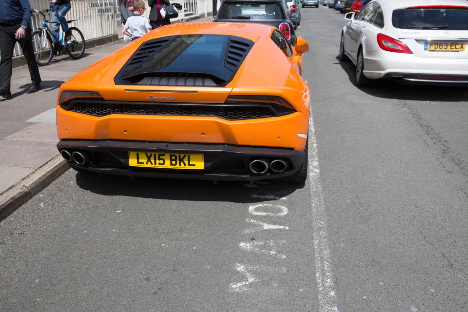 Ash white lamborghini