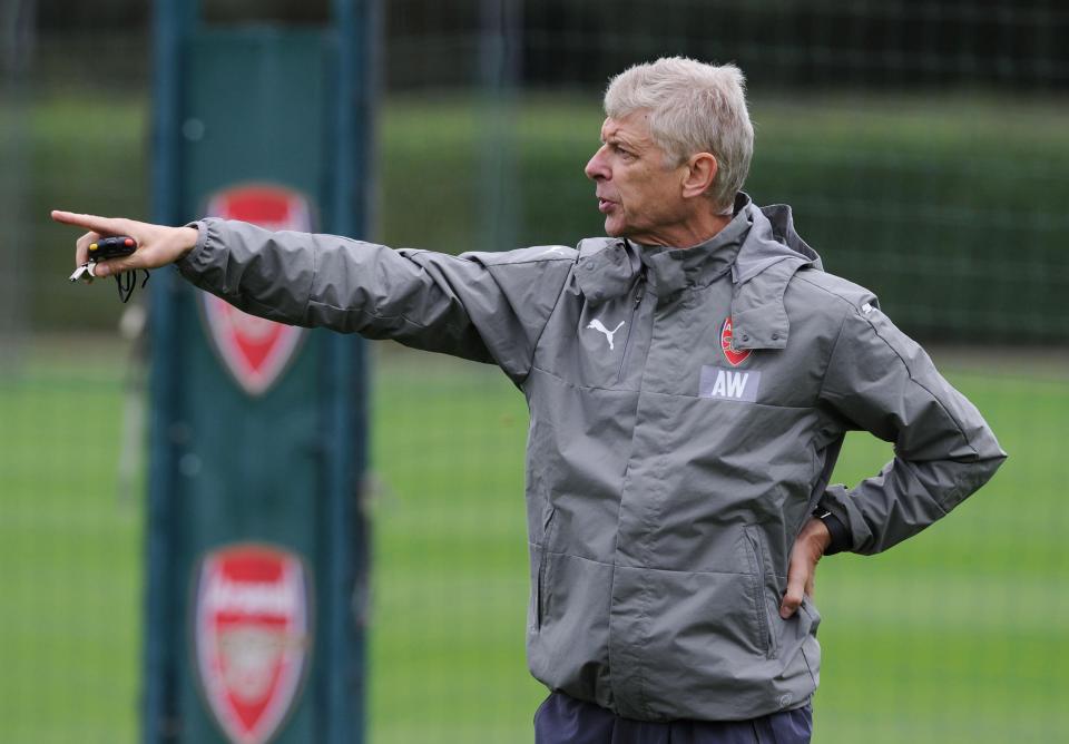  Arsene Wenger has identified his replacements if Ozil and Sanchez fail to sign new deals