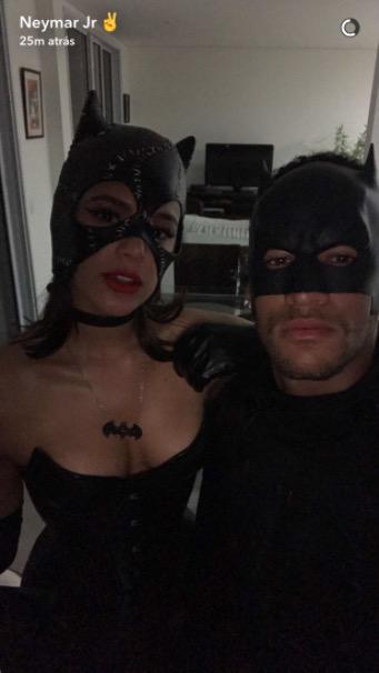  Neymar and Bruna were spotted on Snapchat enjoying some Christmas party time