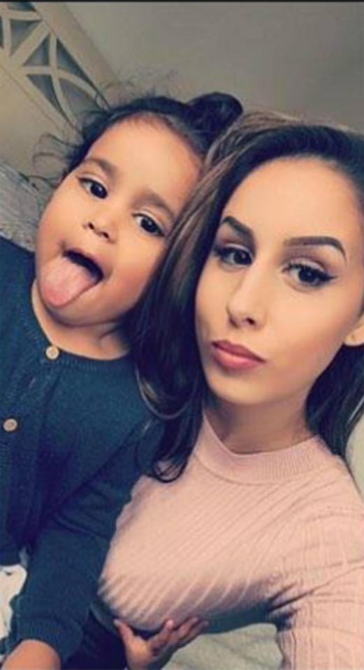  Alisha-Lyn's mum, Amalia used her make-up skills on her little girl's eyebrows to make them Kardashian-esque