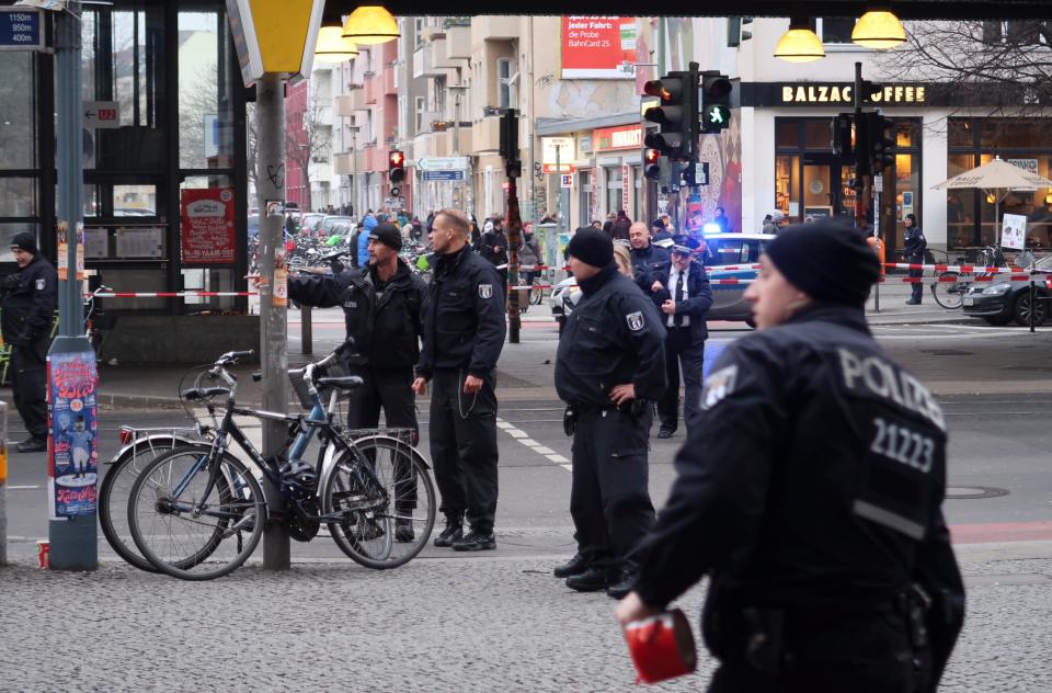  Police secure the area near the Schoenhauser Allee shopping mall in Berlin