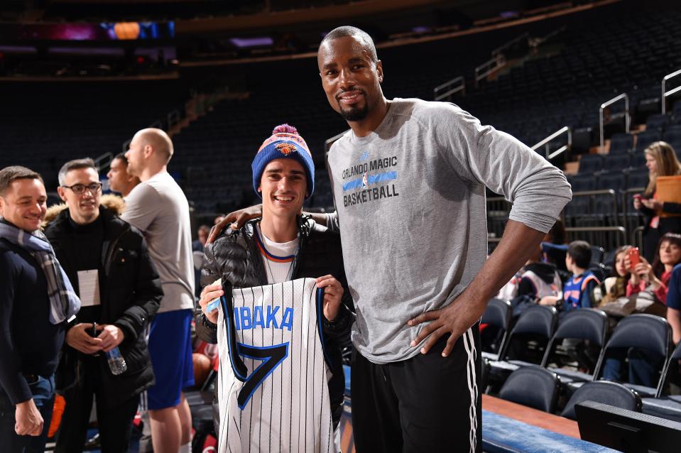  Serge Ibaka alos handed the Frenchman a shirt