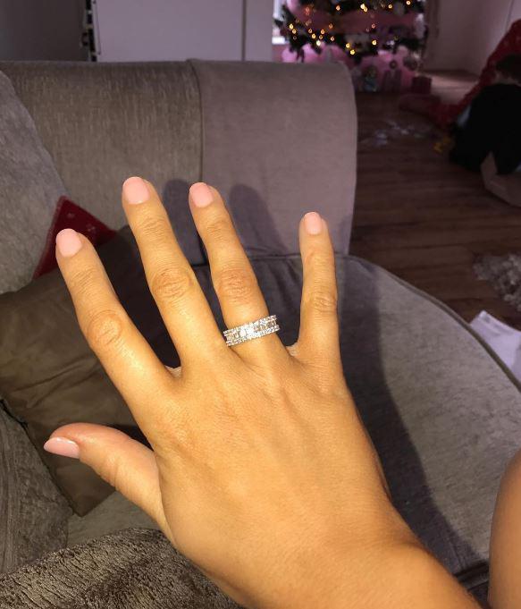  Lauren Goodger showed off her stunning new ring on Instagram