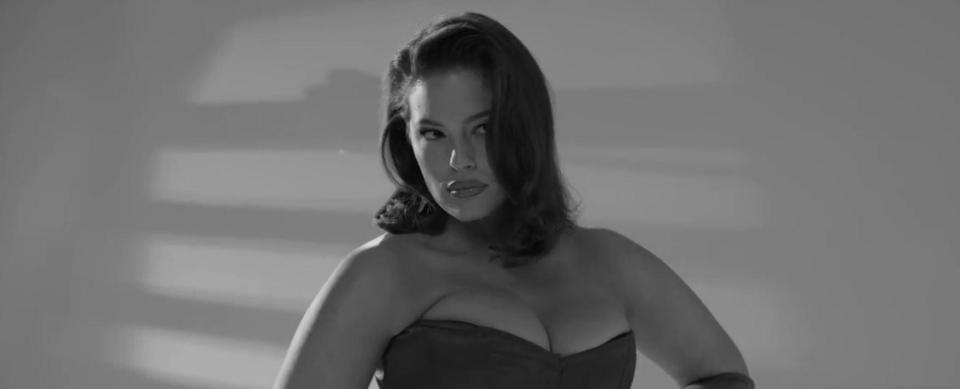  Ashley Graham provided an unexpected Boxing Day treat