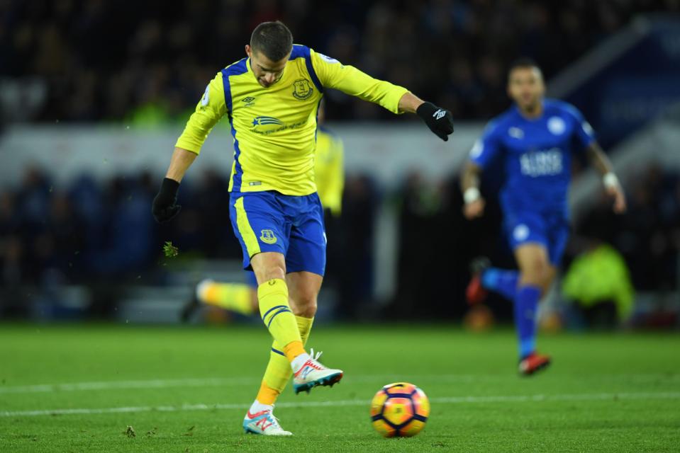  Kevin Mirallas showed great composure to nestle the ball into the far bottom corner