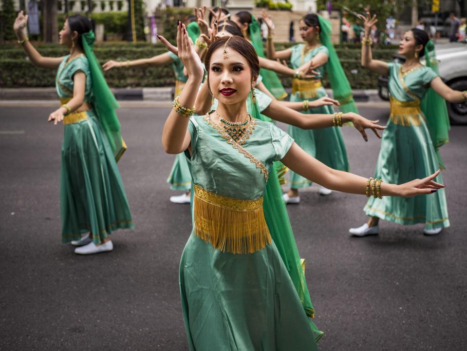  The parade went from Lumpini Park to the Ratchaprasong shopping area, a distance of about one mile