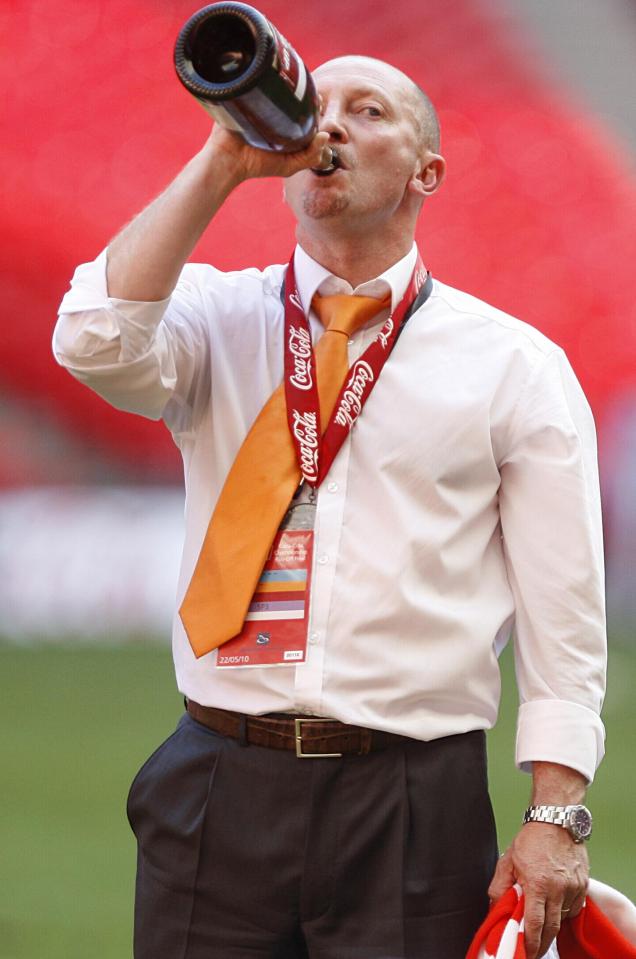  Holloway led Blackpool to the Premier League in 2010