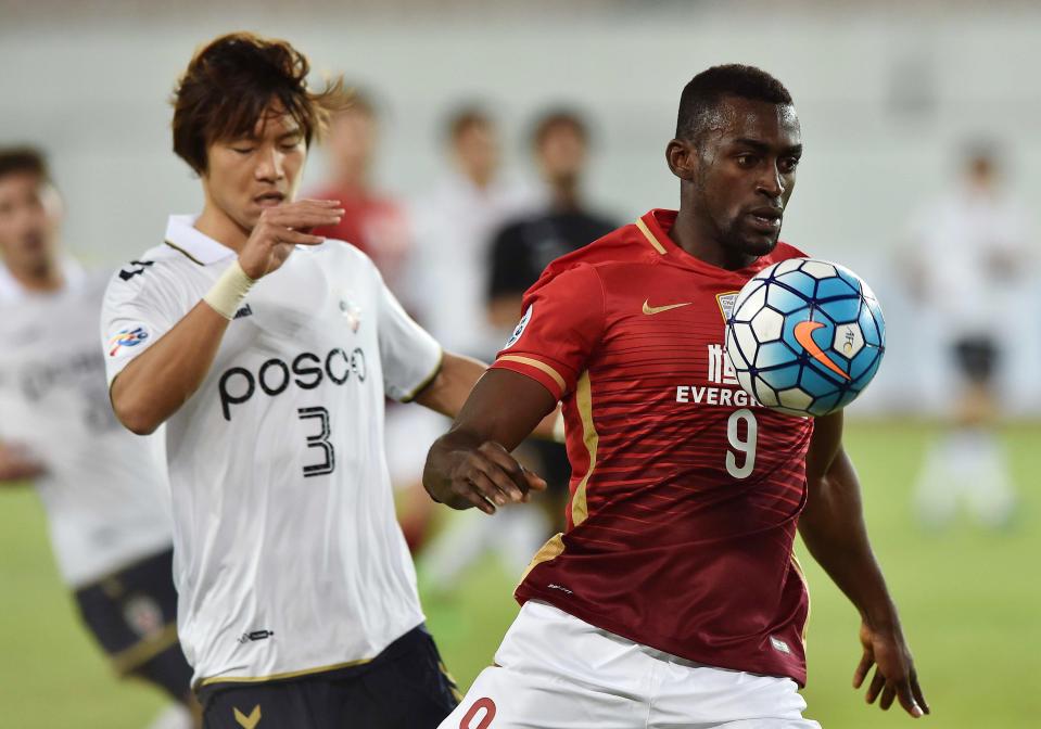  Jackson Martinez in action for Guangzhou Evergrande in Chinese Super League