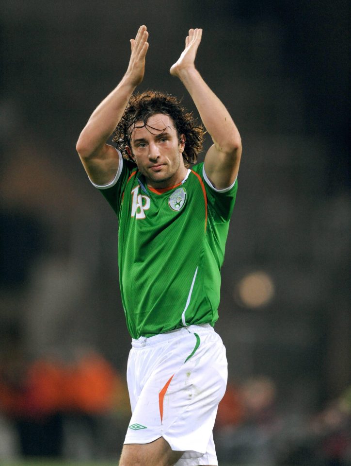  Stephen Hunt has been critical of the referee