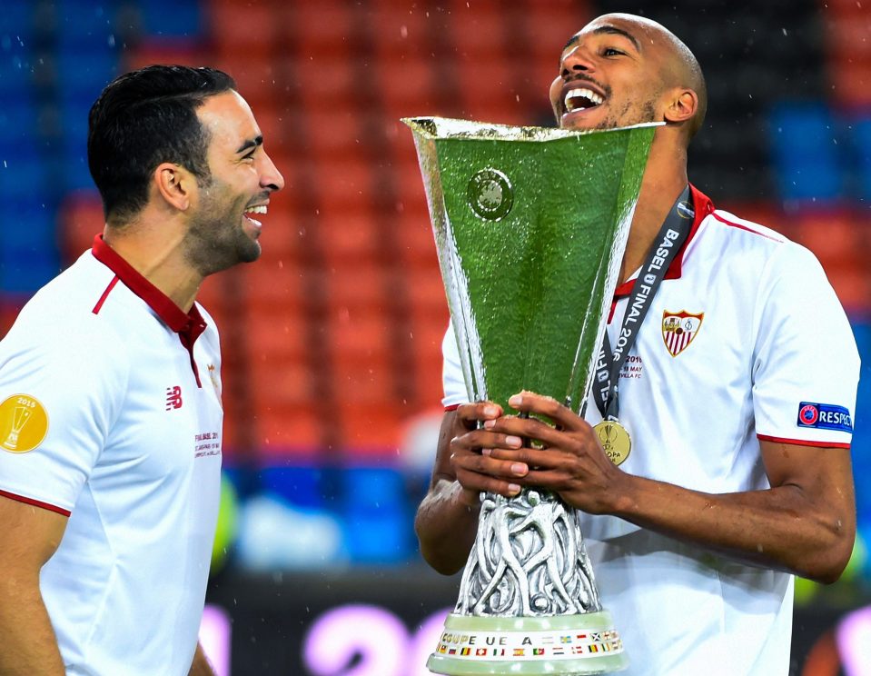  Steven N'Zonzi celebrates beating Liverpool to win the Europa League