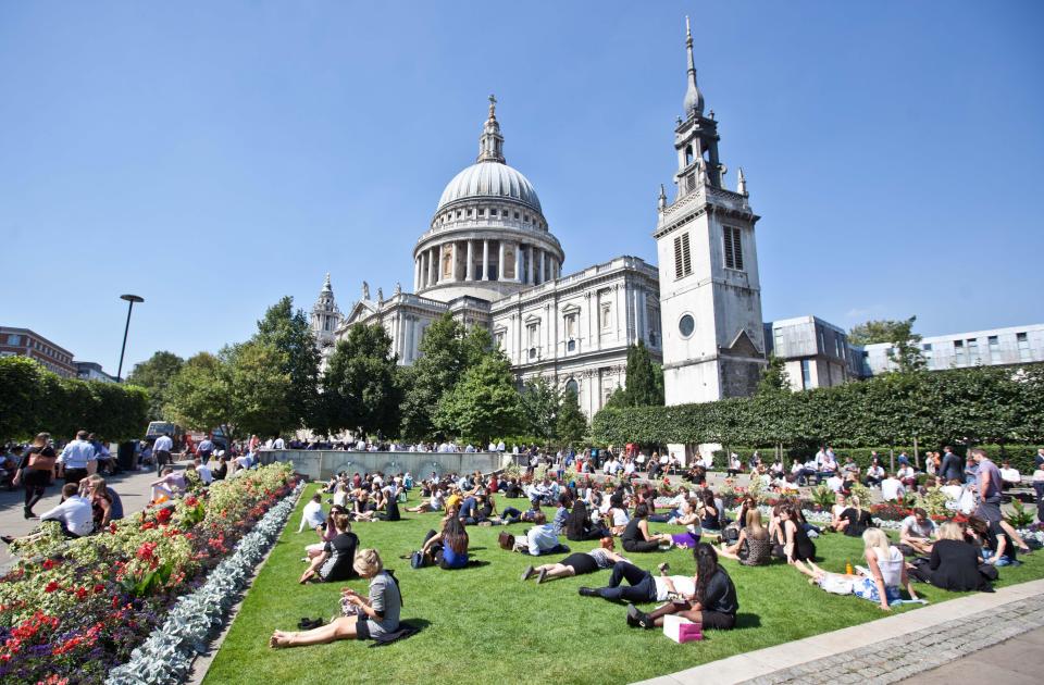  Contingency plans have been drawn up proposing St Paul's cathedral as the most suitable alternative