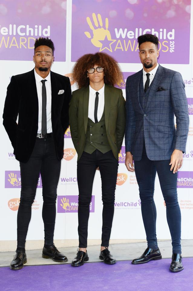  Diversity star Perri Kiely centre) is single and ready to mingle