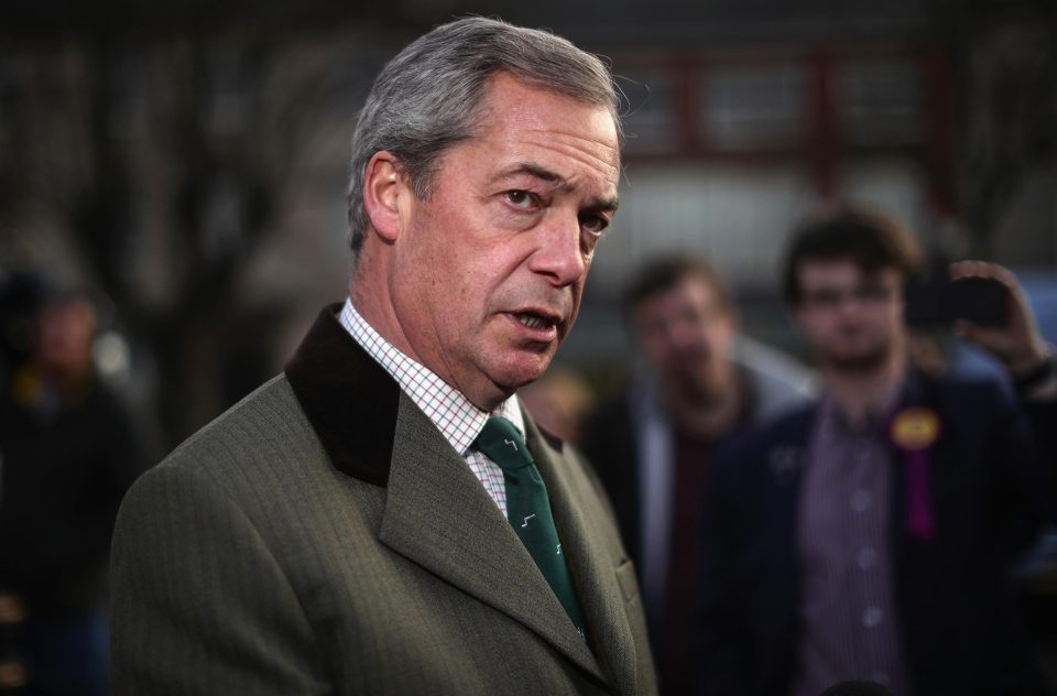  Nigel Farage will be made a “close but unofficial adviser” to Mr Trump