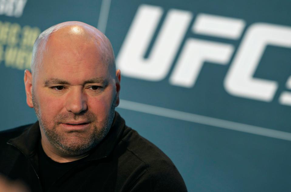  Dana White has made Floyd Mayweather an offer to fight Conor McGregor