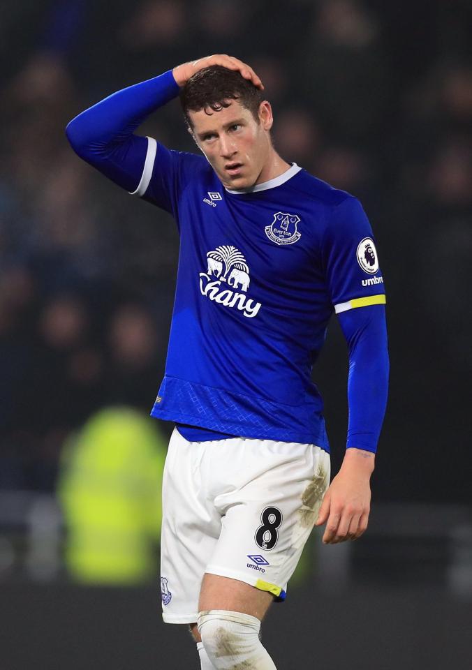  Ross Barkley faces stiff competition for a spot in Everton's side